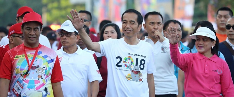 Marakkan Asian Games, Jokowi Jalan Sehat di Makassar
